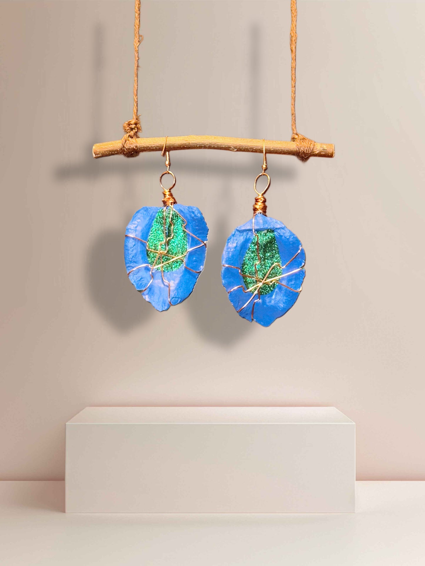 El Mundo Wood Earrings (Copper Wire)
