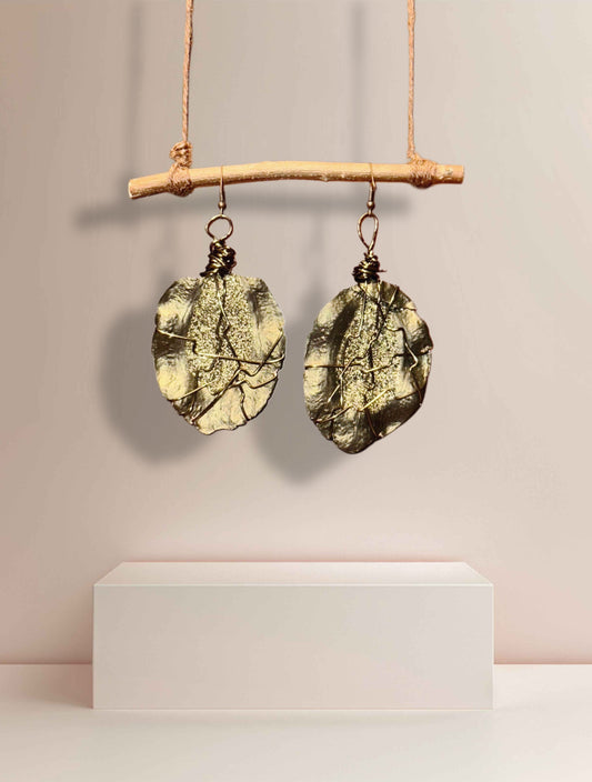The LAnd Wood Earrings (Metallic Black Bronze)