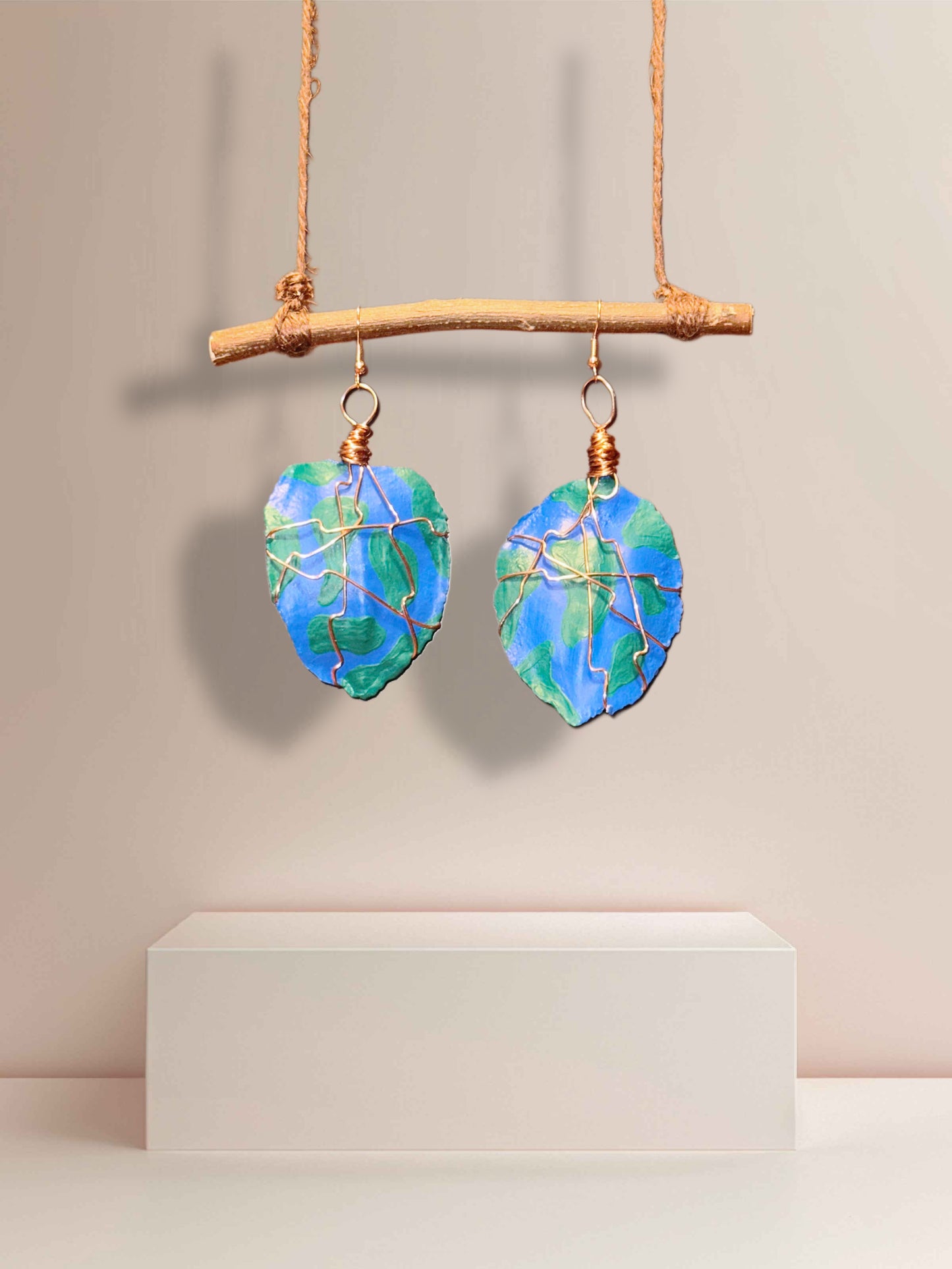 El Mundo Wood Earrings (Copper Wire)