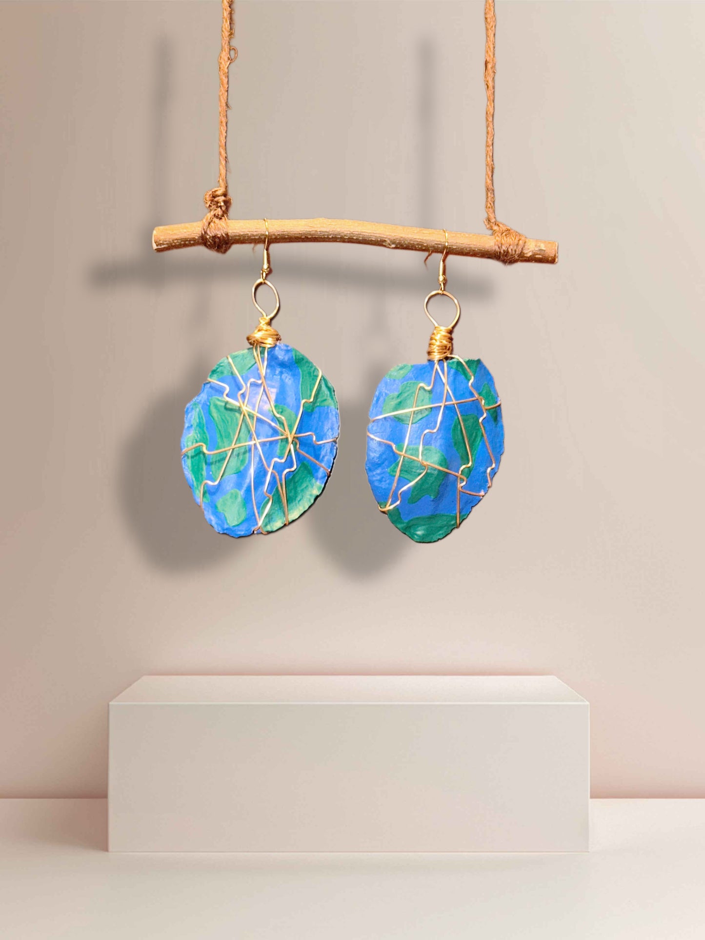 El Mundo Wood Earrings (Gold Wire)