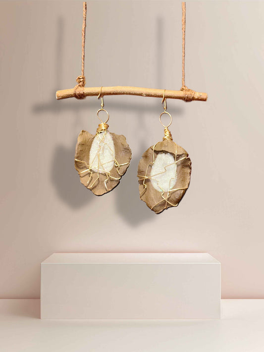 The LAnd Wood Earrings (Brown)